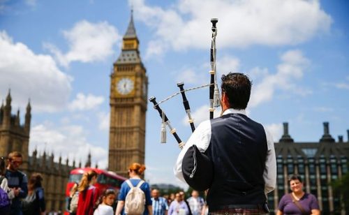 scottish-piper