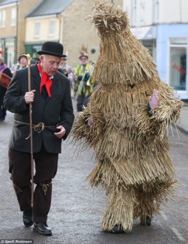 Straw bear