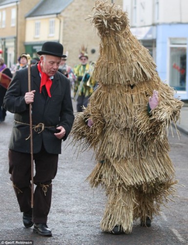 Straw bear